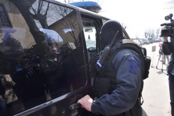 Percheziţii în Constanţa: trei persoane sunt acuzate de evaziune fiscală de peste 1 milion de euro